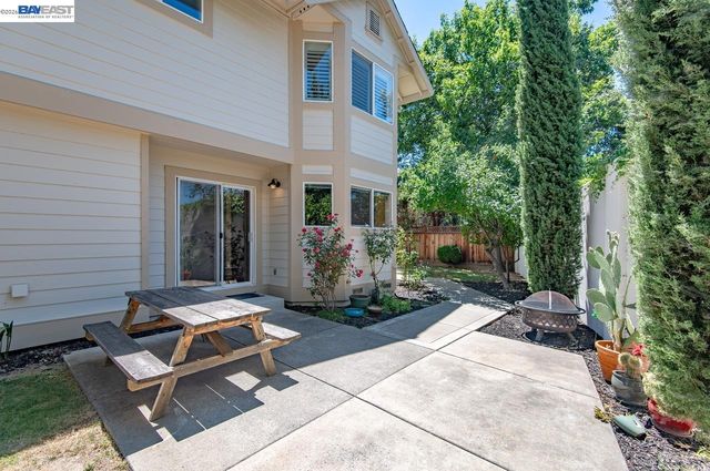 282 Del Valle Ct, Pleasanton, CA 94566