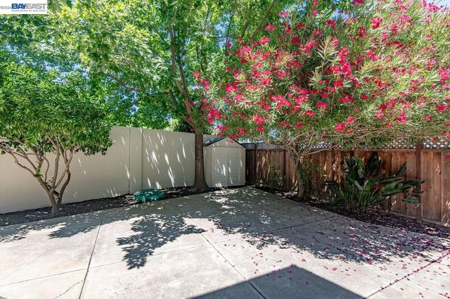 282 Del Valle Ct, Pleasanton, CA 94566