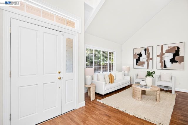 282 Del Valle Ct, Pleasanton, CA 94566