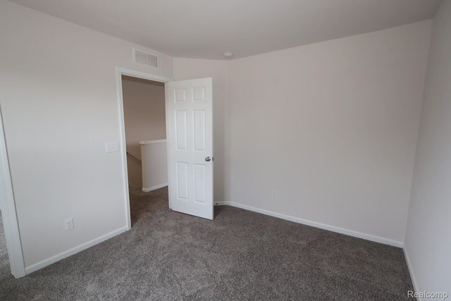 360 Hidden River W, Holly Township, MI 48442