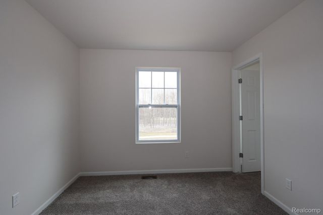 360 Hidden River W, Holly Township, MI 48442