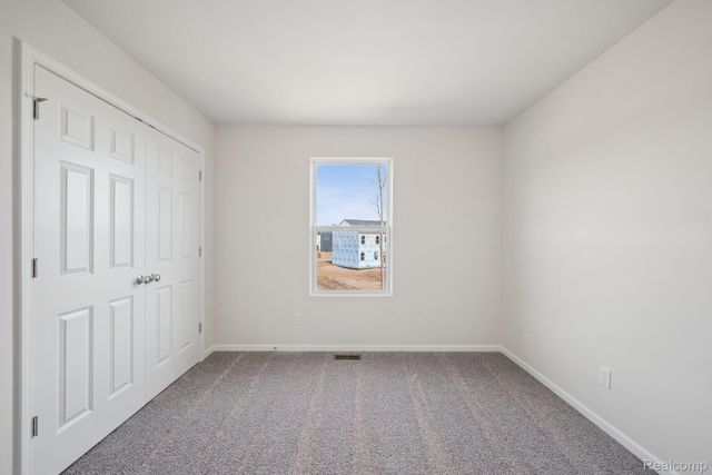 360 Hidden River W, Holly Township, MI 48442