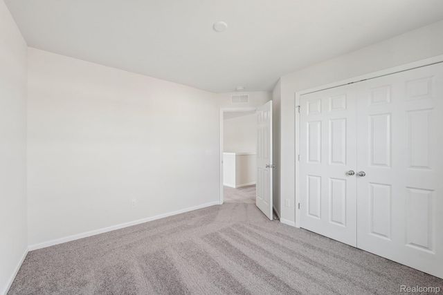 360 Hidden River W, Holly Township, MI 48442