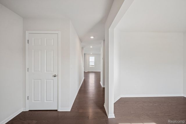 360 Hidden River W, Holly Township, MI 48442