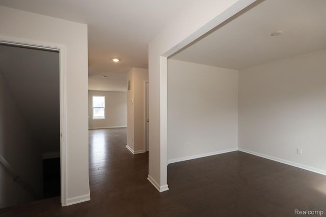 360 Hidden River W, Holly Township, MI 48442