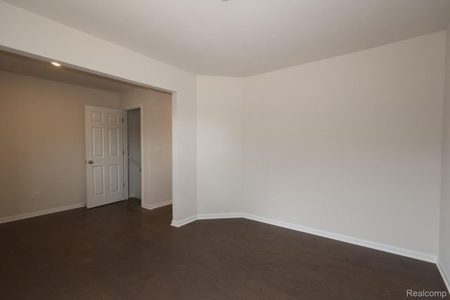 360 Hidden River W, Holly Township, MI 48442