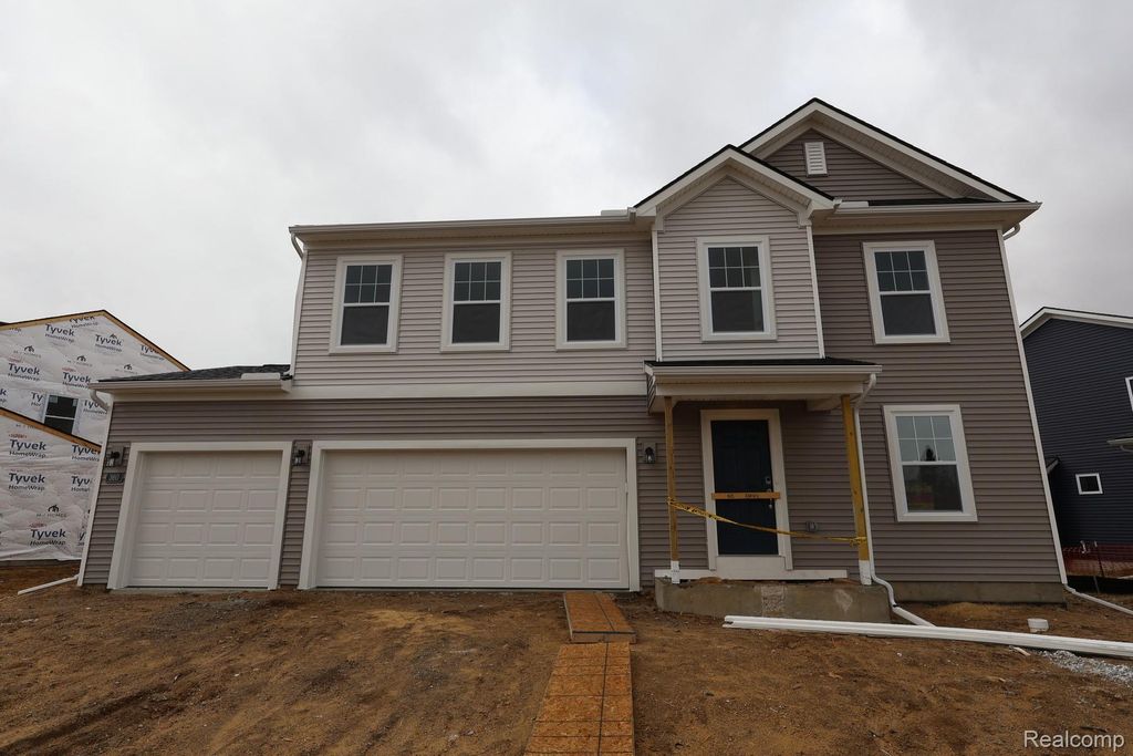 360 Hidden River W, Holly Township, MI 48442