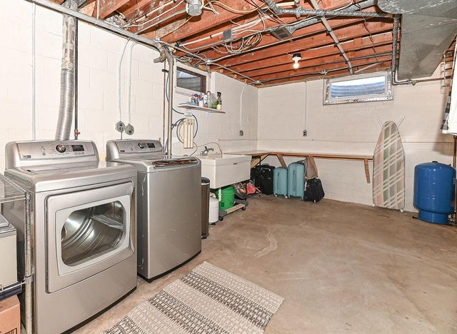 4265 N 163rd STREET, Brookfield, WI 53005