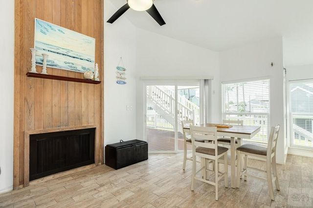 13827 Pirates Beach Blvd, Galveston, TX 77554