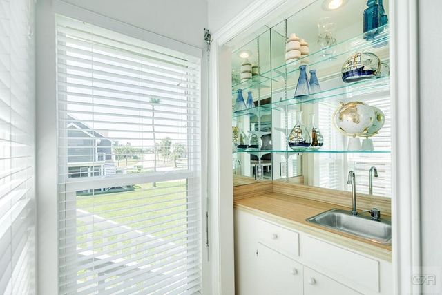 13827 Pirates Beach Blvd, Galveston, TX 77554