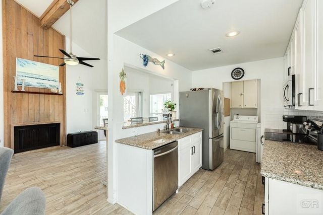 13827 Pirates Beach Blvd, Galveston, TX 77554