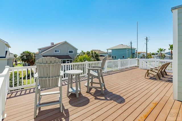 13827 Pirates Beach Blvd, Galveston, TX 77554