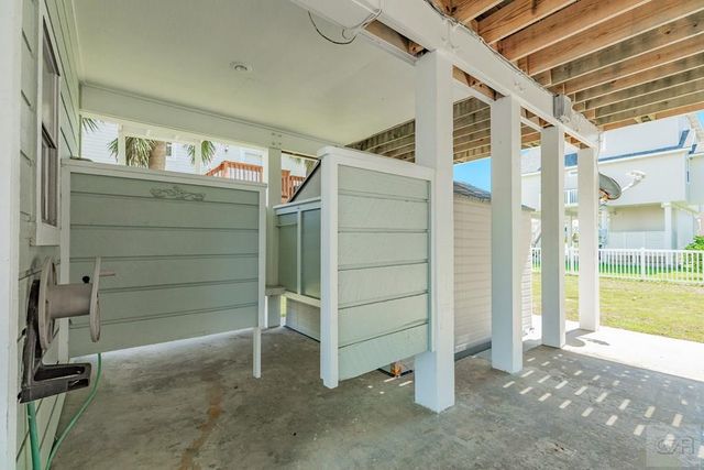 13827 Pirates Beach Blvd, Galveston, TX 77554
