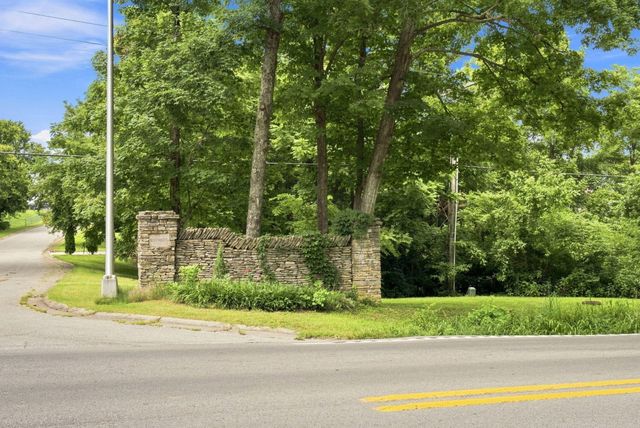 1002 Tyburn Lane, Frankfort, KY 40601