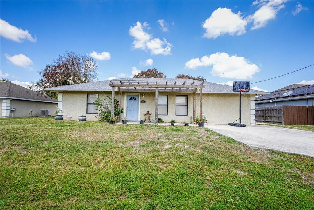 667 SE Faith Terrace, Port St. Lucie, Port St Lucie, FL 34983