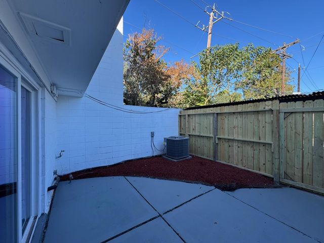 9114 Kempwood Drive 9114, Houston, TX 77080