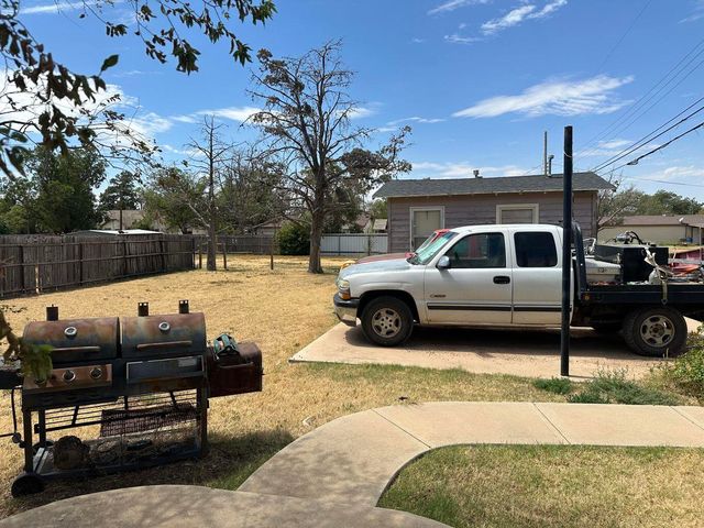 1007 Xenia Street, Plainview, TX 79072