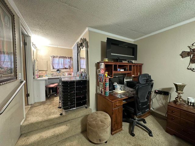 1007 Xenia Street, Plainview, TX 79072