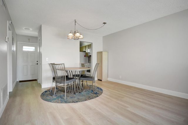 1802 Ocean Drive 112, Boynton Beach, FL 33426