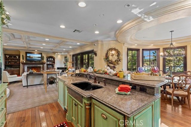 207 Blue Lake Road, Lake Arrowhead, CA 92352