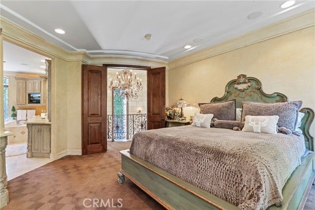 207 Blue Lake Road, Lake Arrowhead, CA 92352