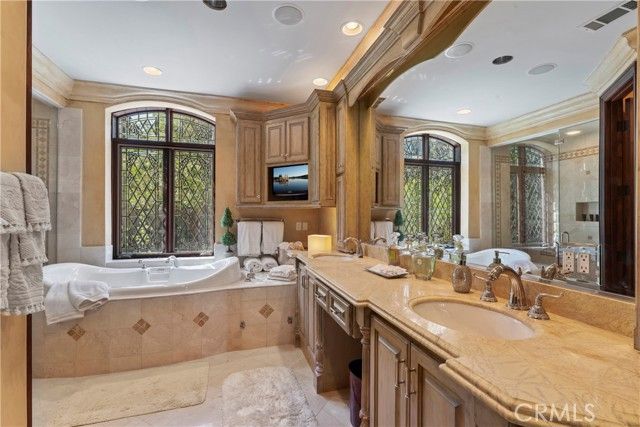 207 Blue Lake Road, Lake Arrowhead, CA 92352