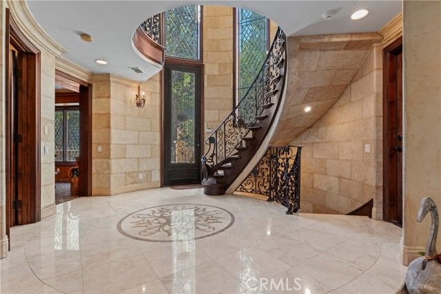 207 Blue Lake Road, Lake Arrowhead, CA 92352