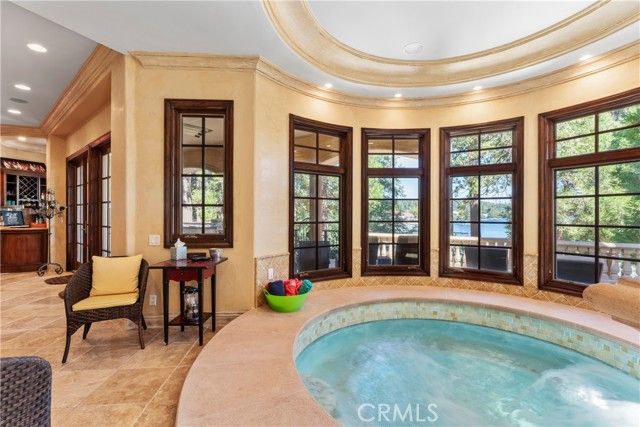 207 Blue Lake Road, Lake Arrowhead, CA 92352