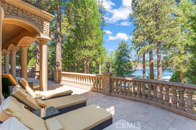207 Blue Lake Road, Lake Arrowhead, CA 92352