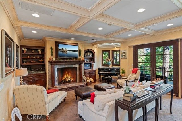 207 Blue Lake Road, Lake Arrowhead, CA 92352