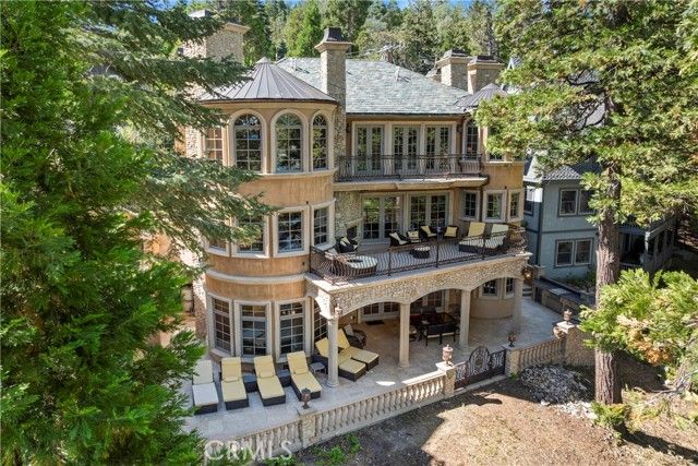 207 Blue Lake Road, Lake Arrowhead, CA 92352