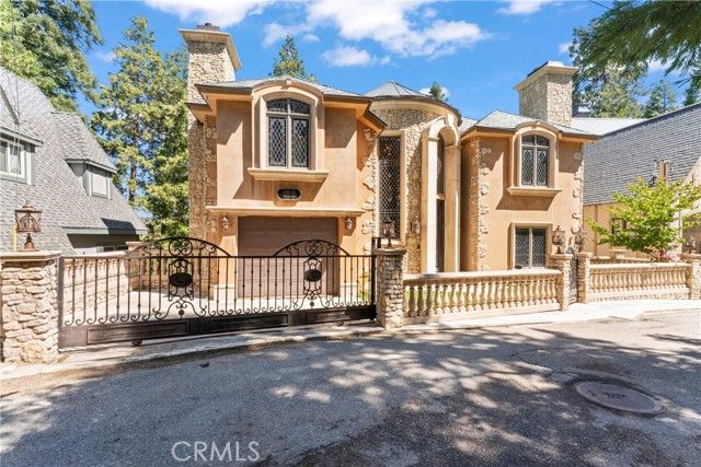 207 Blue Lake Road, Lake Arrowhead, CA 92352