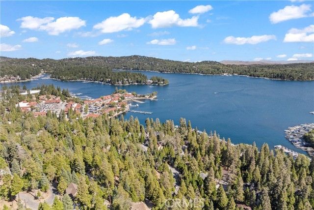 207 Blue Lake Road, Lake Arrowhead, CA 92352