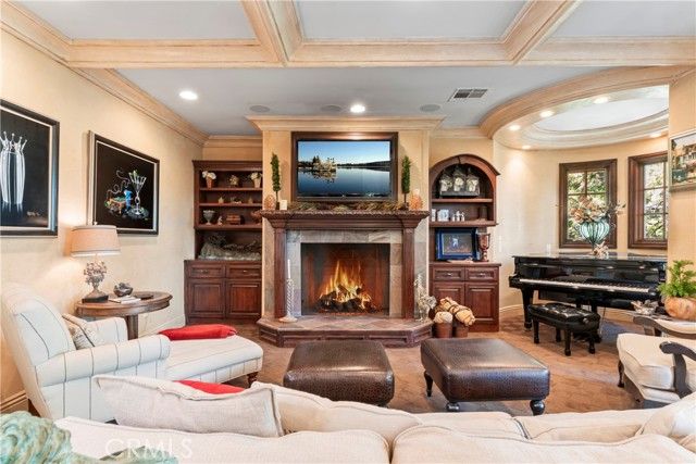 207 Blue Lake Road, Lake Arrowhead, CA 92352