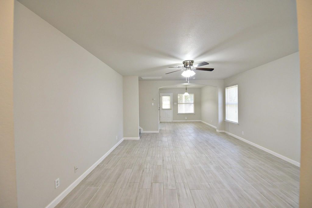 2001 Garrison DR, Leander, TX 78641