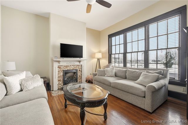 209 W Market Street, Jeffersonville, IN 47130