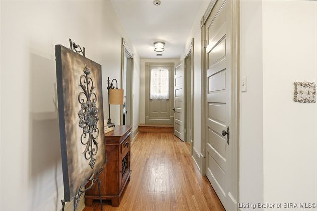 209 W Market Street, Jeffersonville, IN 47130