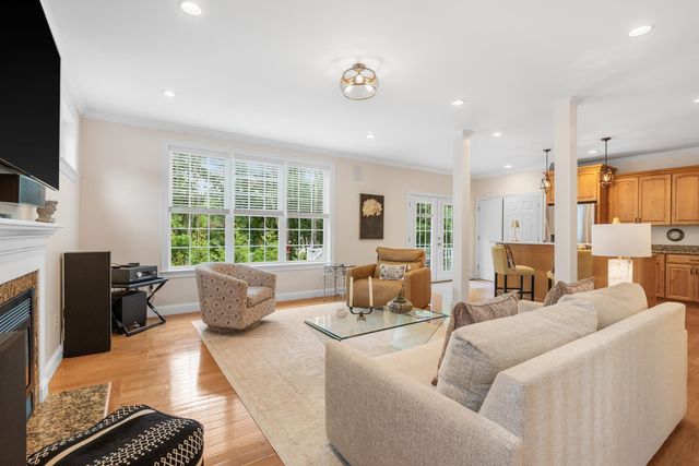 144 Boxwood Lane, Dover, NH 03820