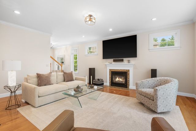 144 Boxwood Lane, Dover, NH 03820