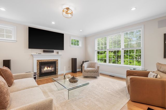 144 Boxwood Lane, Dover, NH 03820