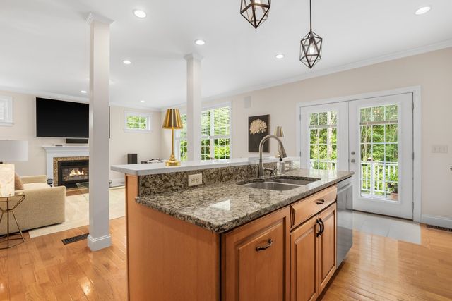 144 Boxwood Lane, Dover, NH 03820