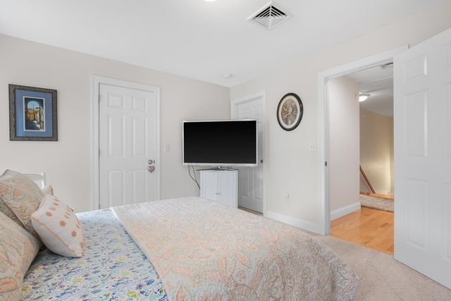 144 Boxwood Lane, Dover, NH 03820