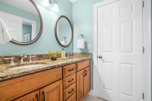 144 Boxwood Lane, Dover, NH 03820