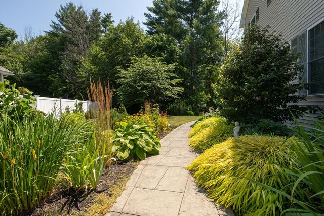 144 Boxwood Lane, Dover, NH 03820