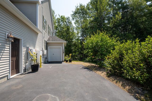 144 Boxwood Lane, Dover, NH 03820