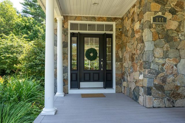 144 Boxwood Lane, Dover, NH 03820