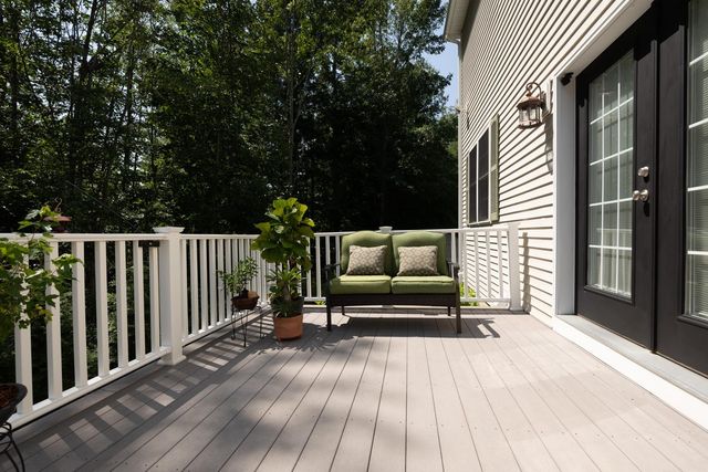 144 Boxwood Lane, Dover, NH 03820