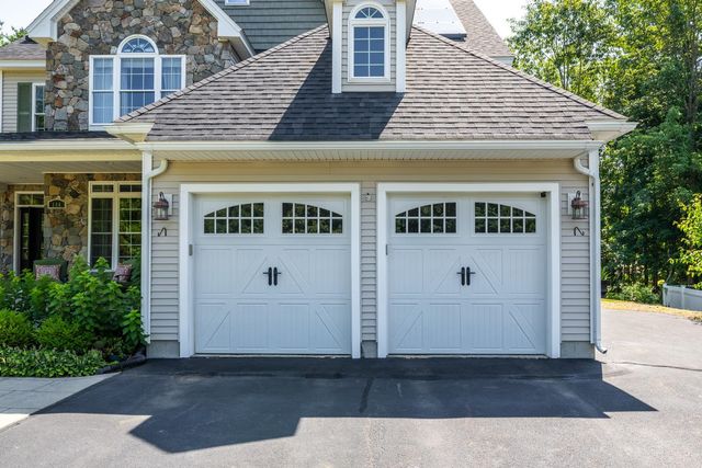 144 Boxwood Lane, Dover, NH 03820