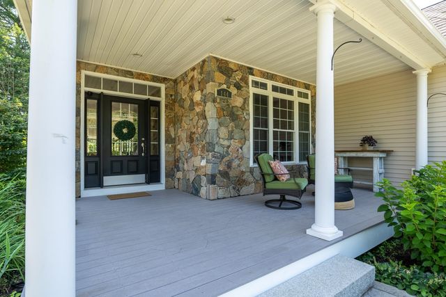 144 Boxwood Lane, Dover, NH 03820