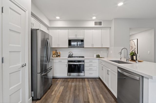 254 Agustin Narvaez 7, San Jose, CA 95136